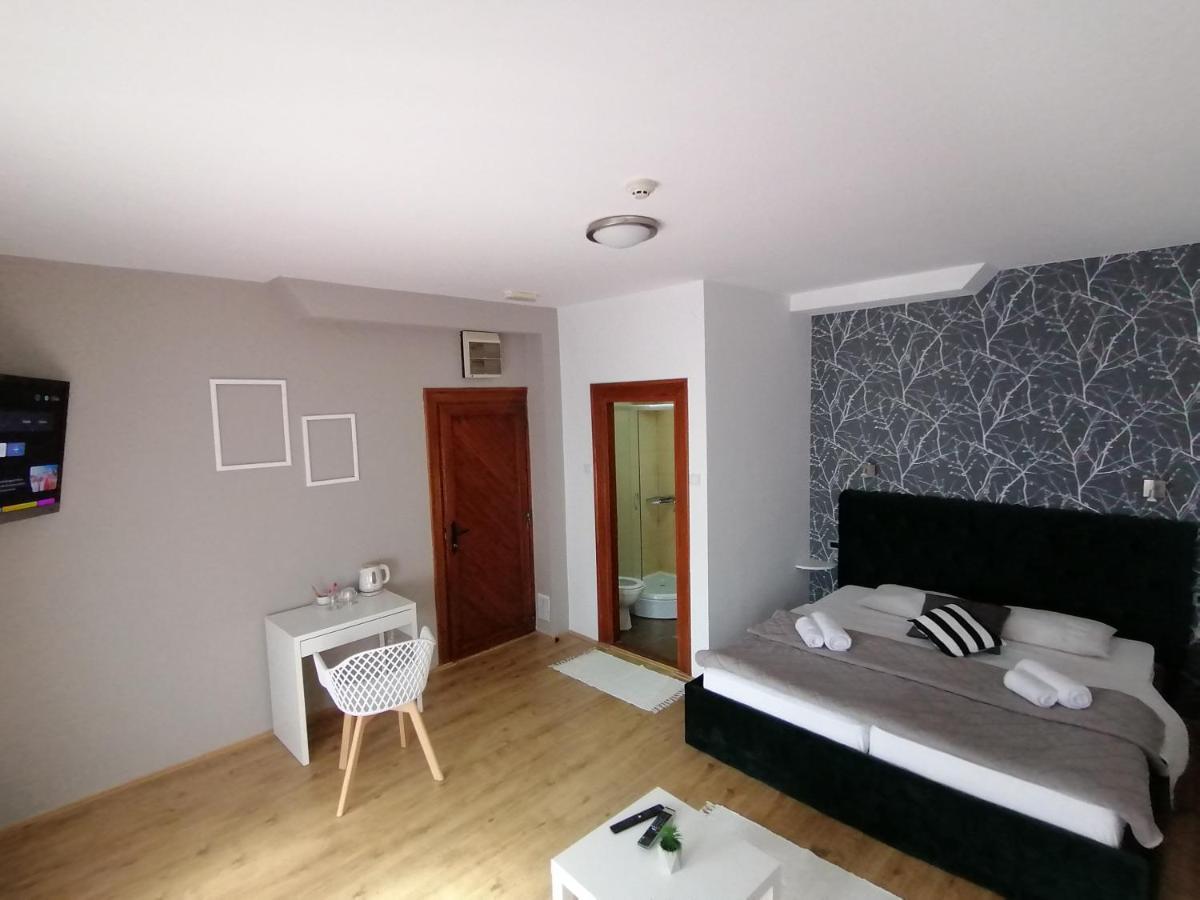 Mon Accommodation Free Parking Nis Luaran gambar