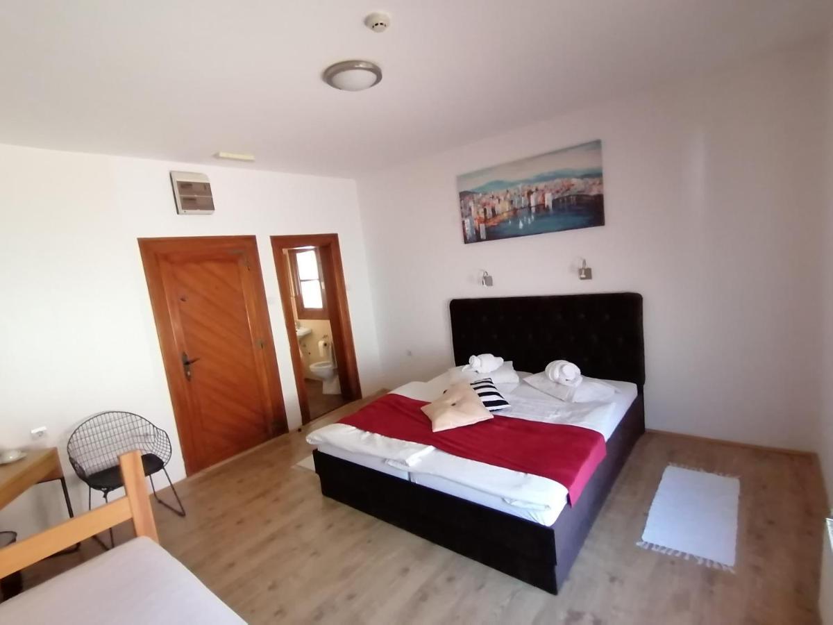 Mon Accommodation Free Parking Nis Luaran gambar