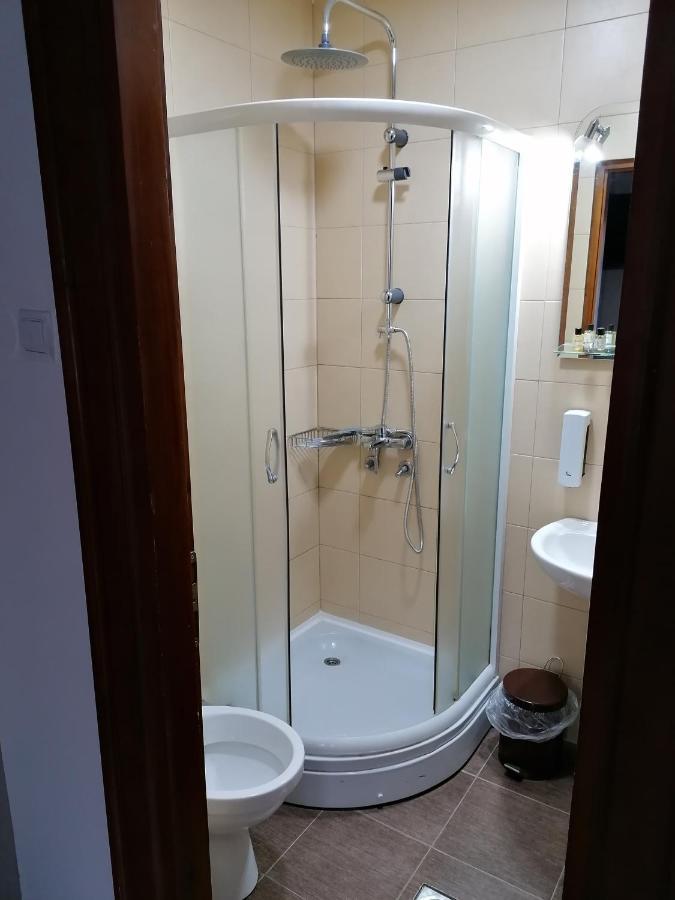 Mon Accommodation Free Parking Nis Luaran gambar